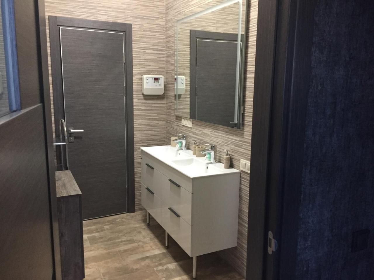 Apart Hotel Lake Apartments Київ Екстер'єр фото